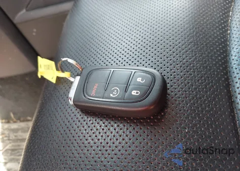 2017 Ram 1500 Laramie 4X4 5'7 Box z USA, uszkodzony, nr VIN 1C6RR7NTXHS660854